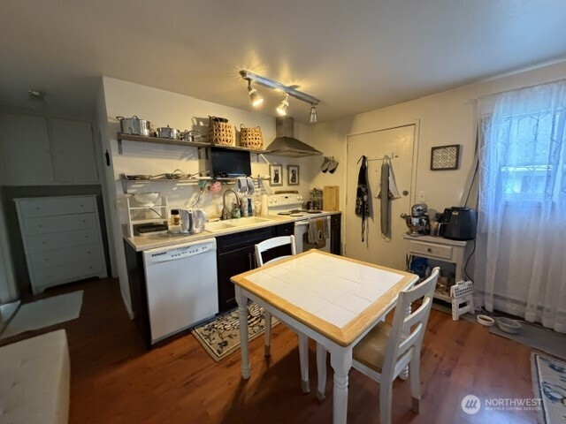 3831 17th Avenue Property Photo 3