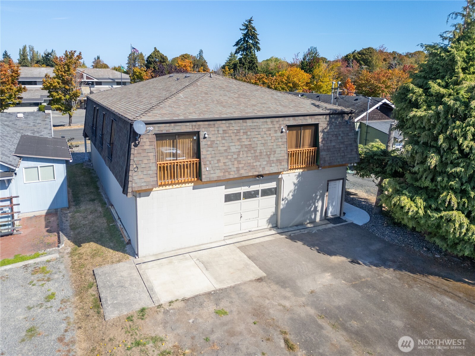 314 E 5th Street Property Photo 4
