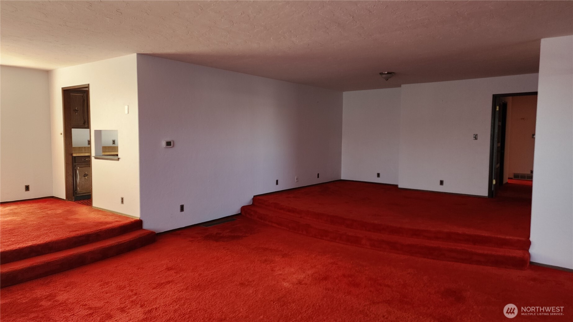 314 E 5th Street Property Photo 8