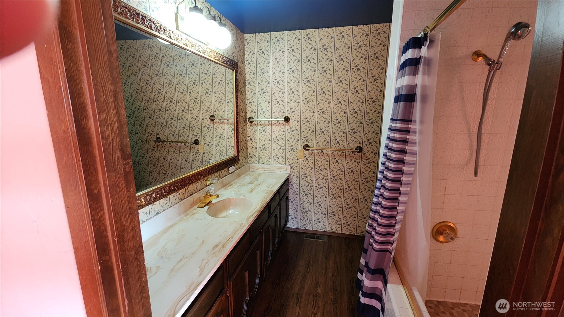 314 E 5th Street Property Photo 21