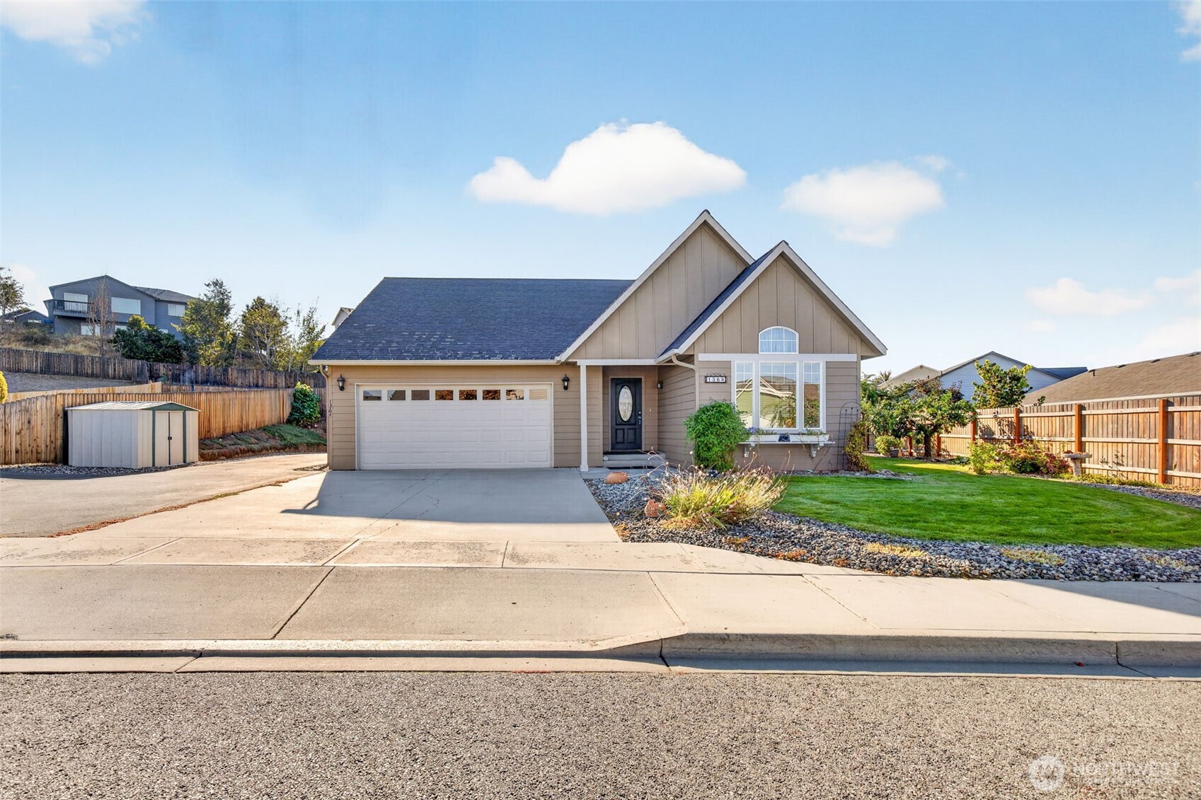1364 Tractor Loop Property Photo 1