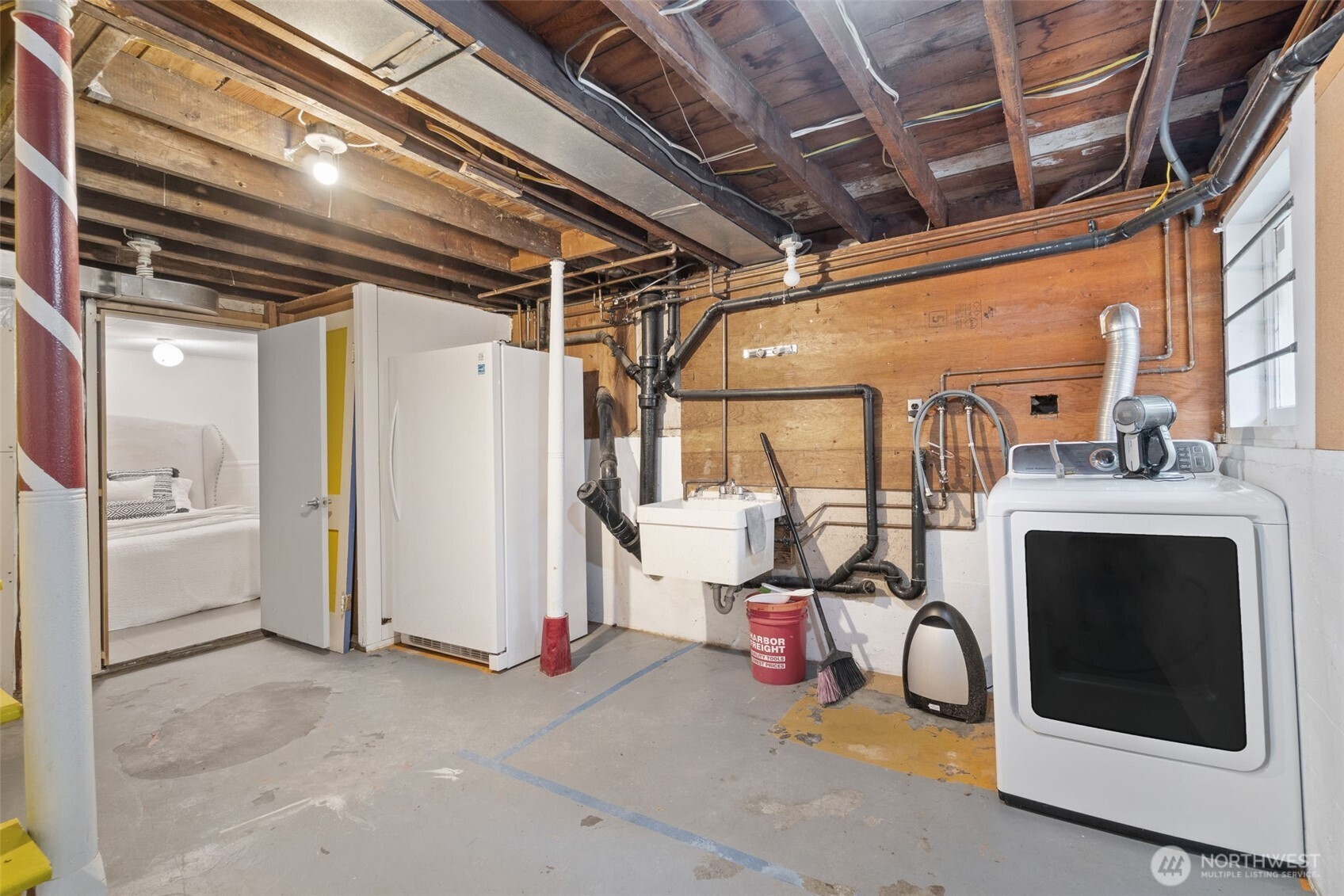 11037 Sand Point Way Property Photo 22