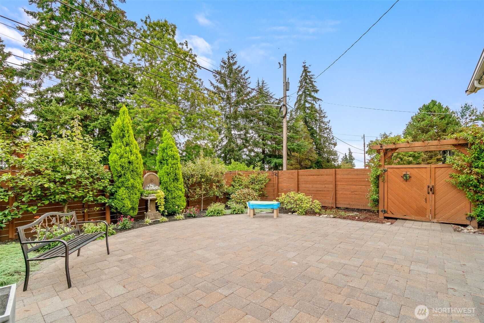 11037 Sand Point Way Property Photo 25