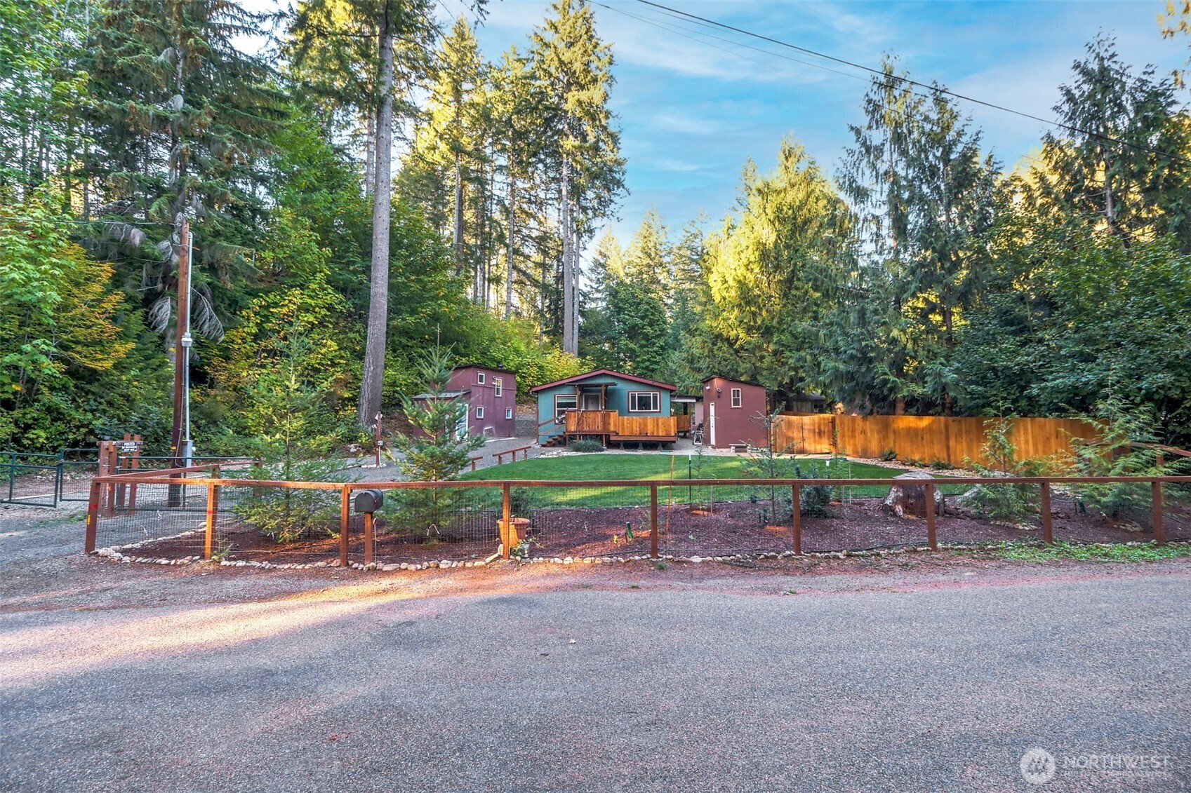 2070 Ne Tahuya River Drive Property Photo 2