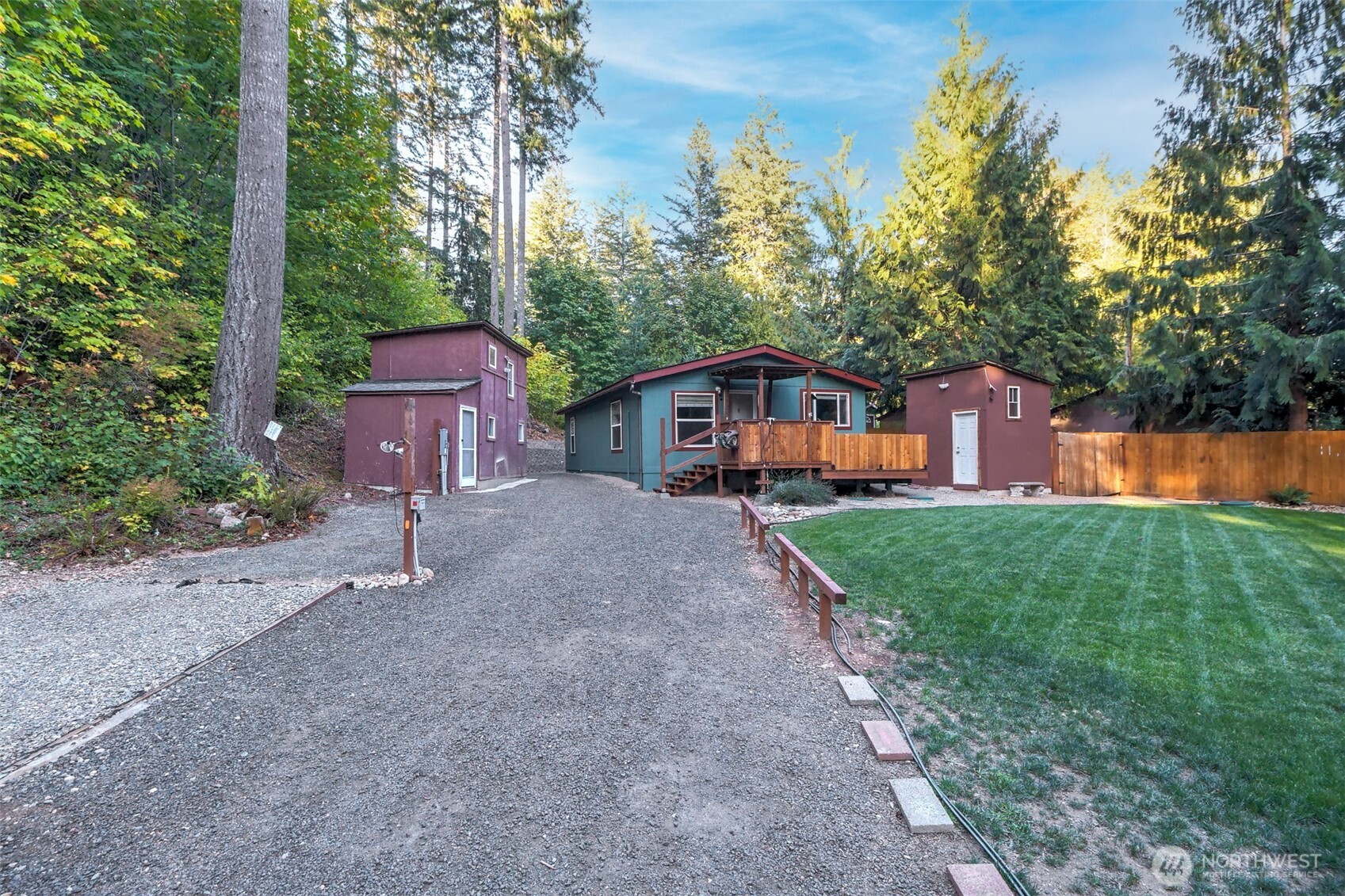 2070 Ne Tahuya River Drive Property Photo 3