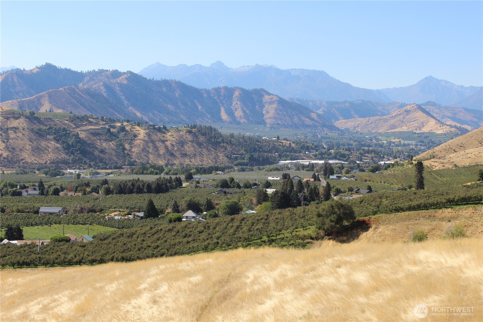103 Dual Peak Lane Property Photo 1