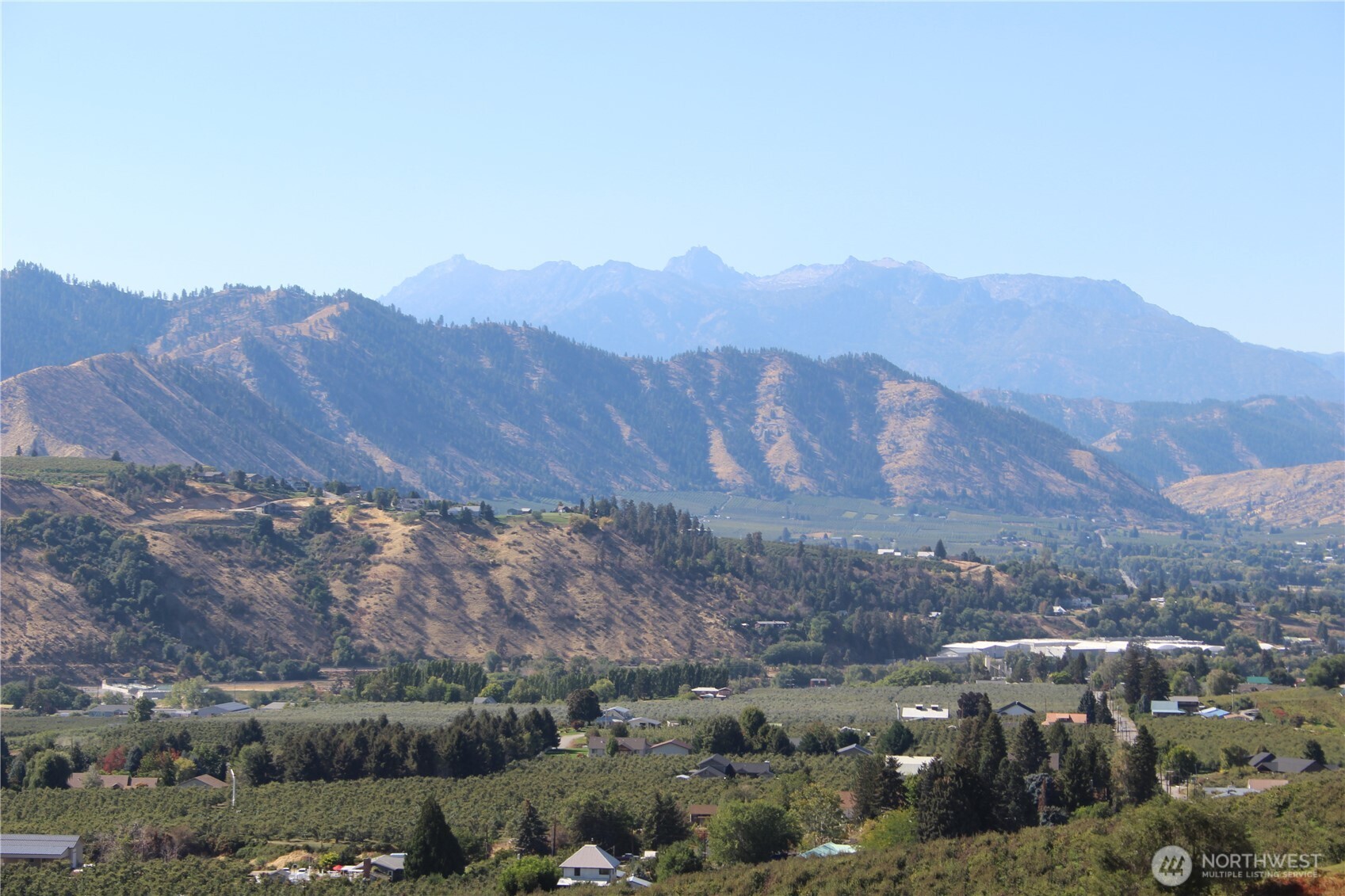 103 Dual Peak Lane Property Photo 4