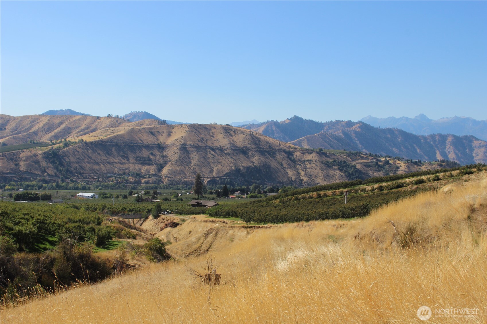 103 Dual Peak Lane Property Photo 5