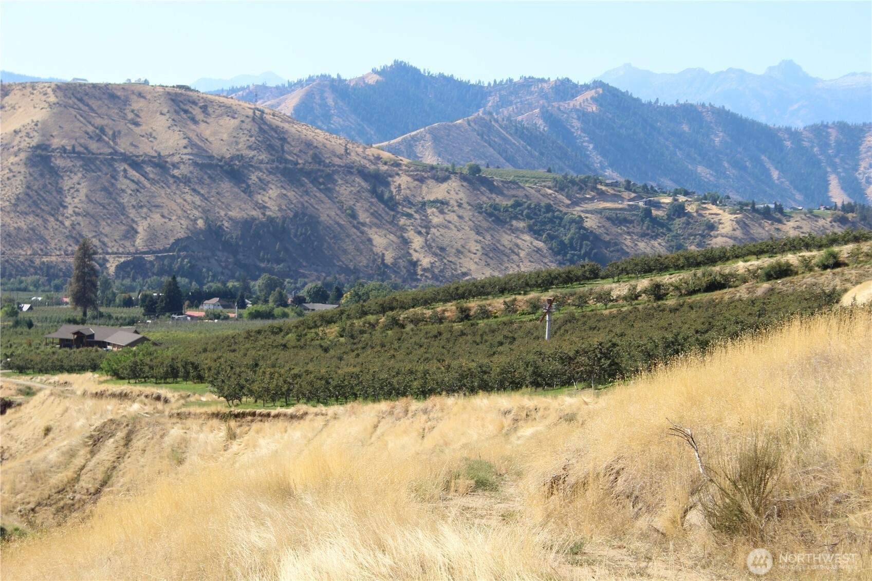 103 Dual Peak Lane Property Photo 6