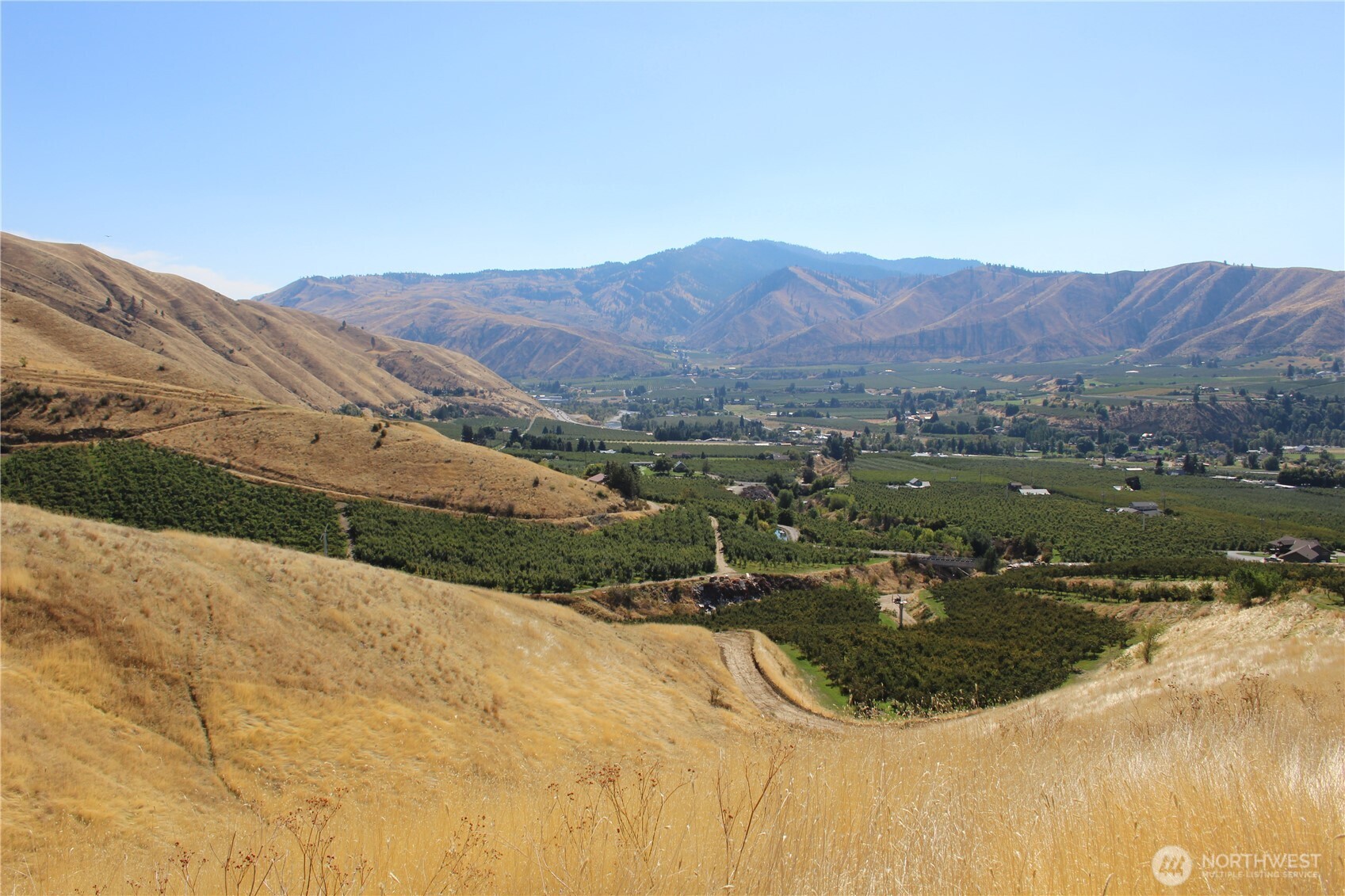 103 Dual Peak Lane Property Photo 8