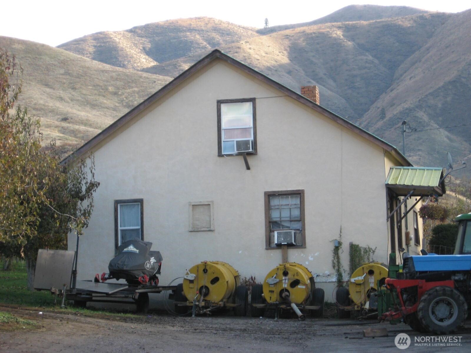 103 Dual Peak Lane Property Photo 28