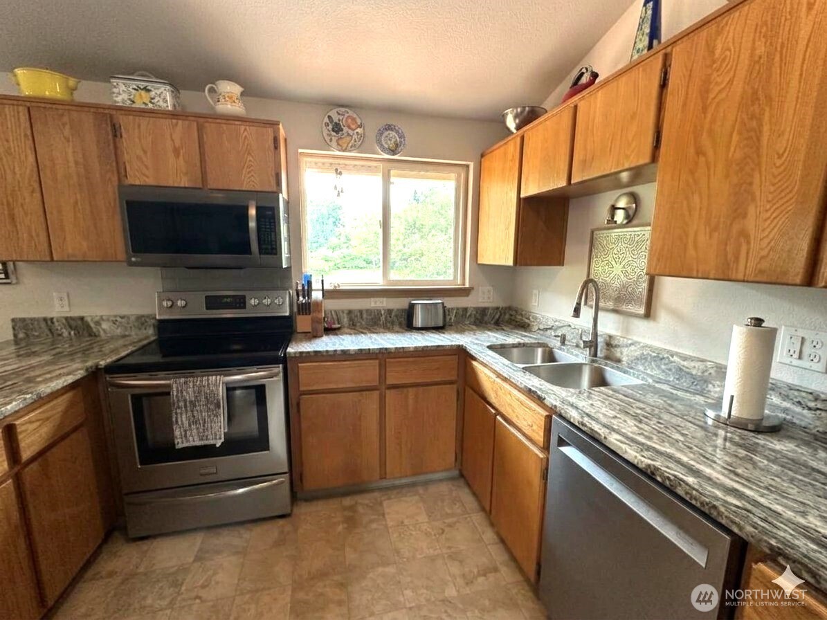 301 Langabeer Road Property Photo 4