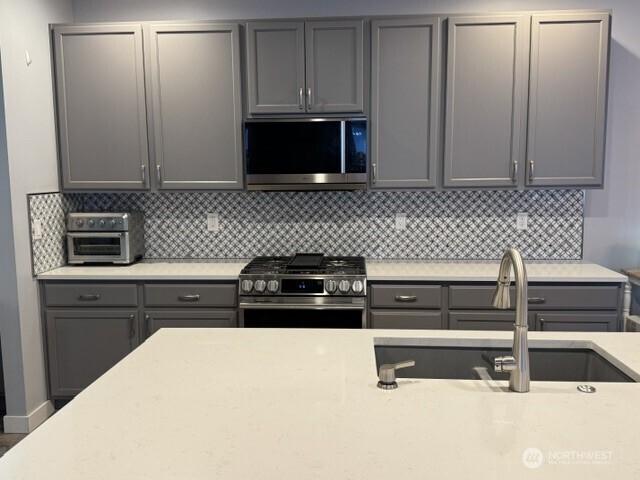 33913 12th Place Property Photo 3
