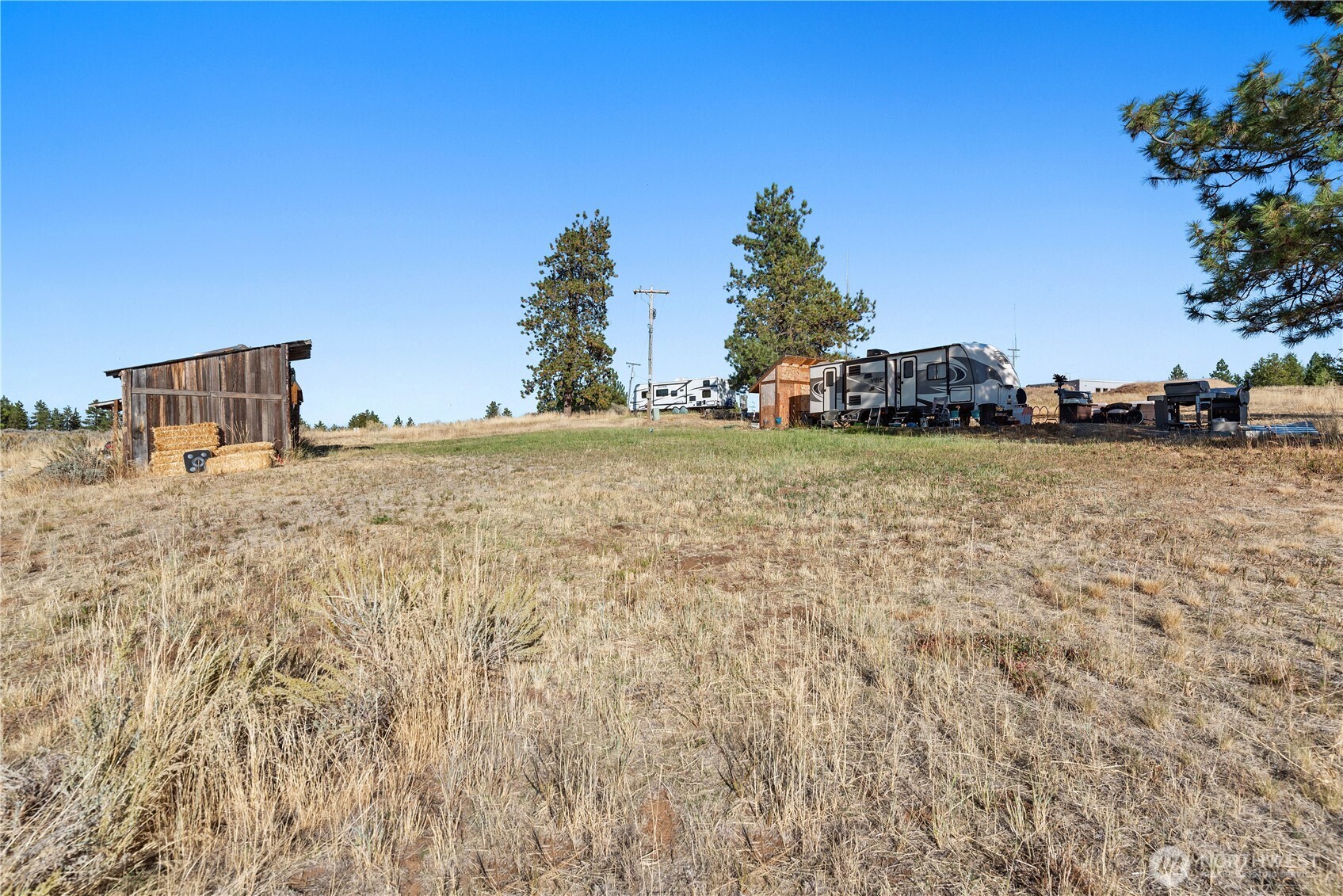 303 Sunset Way Property Photo 8