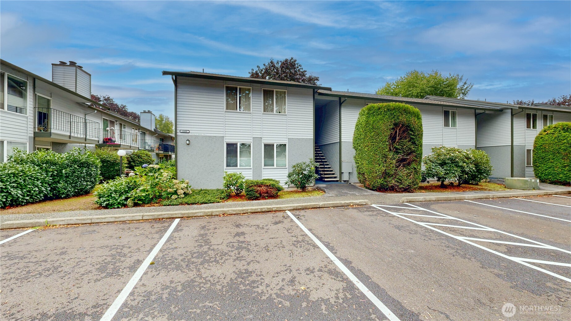 1840 Central Place B18 Property Photo 1