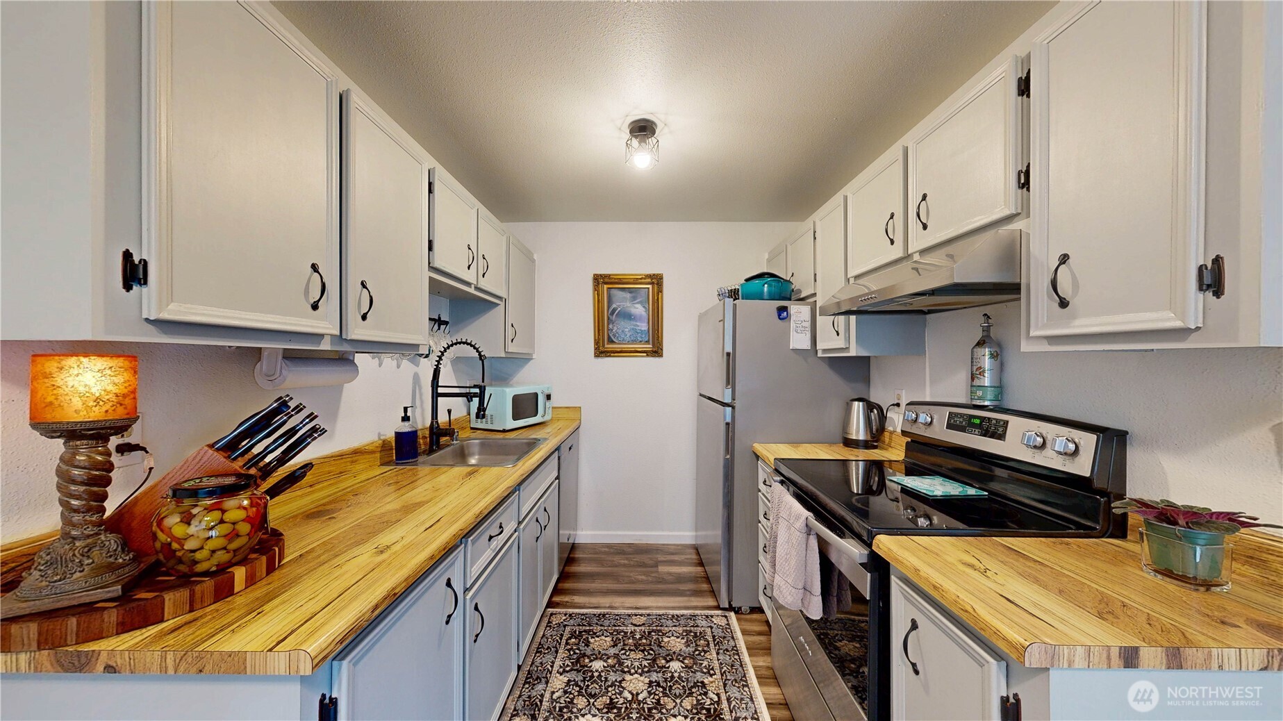 1840 Central Place B18 Property Photo 3