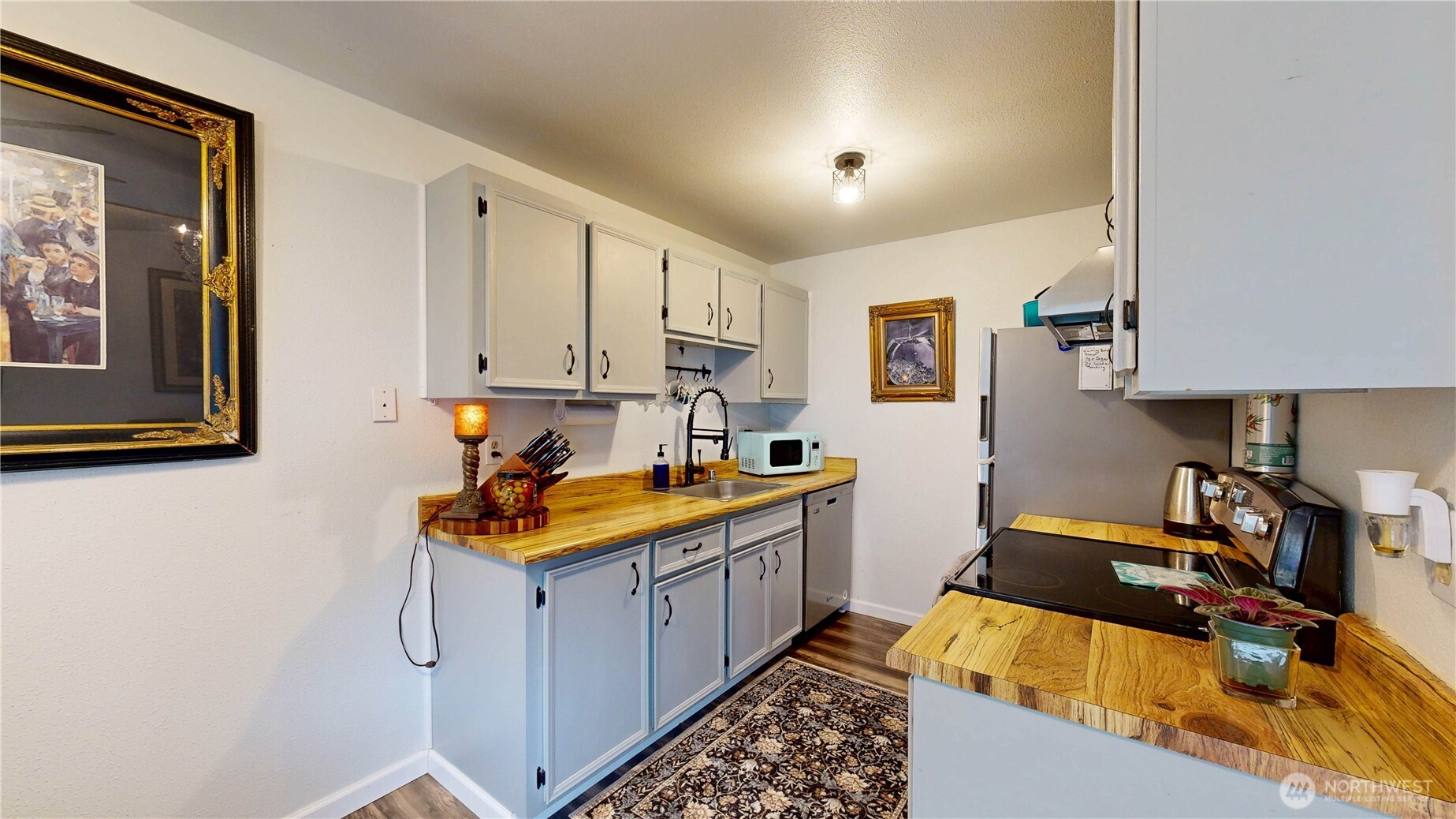 1840 Central Place B18 Property Photo 4