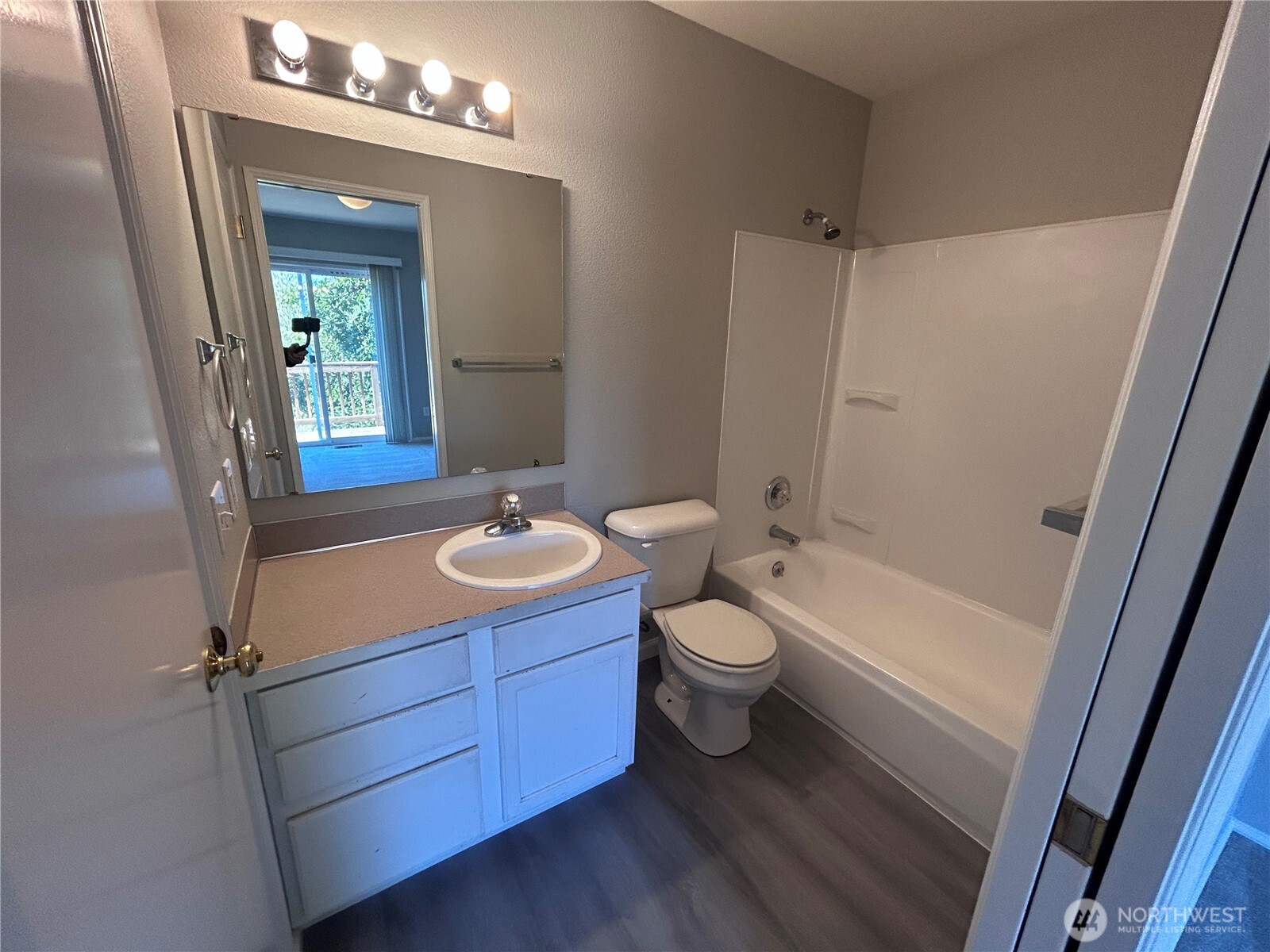 8830 2nd Avenue Property Photo 13