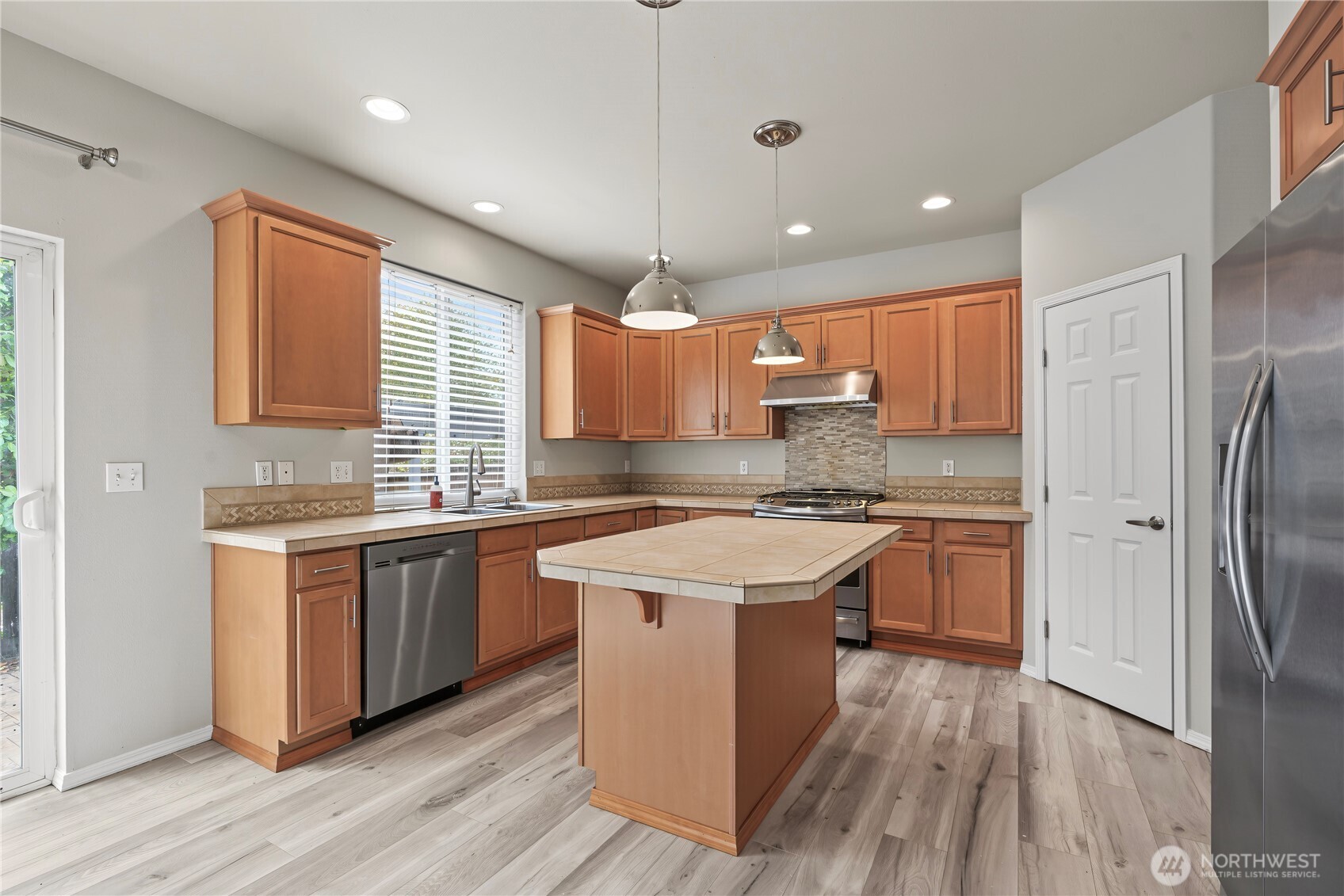 18009 36th Avenue Property Photo 10