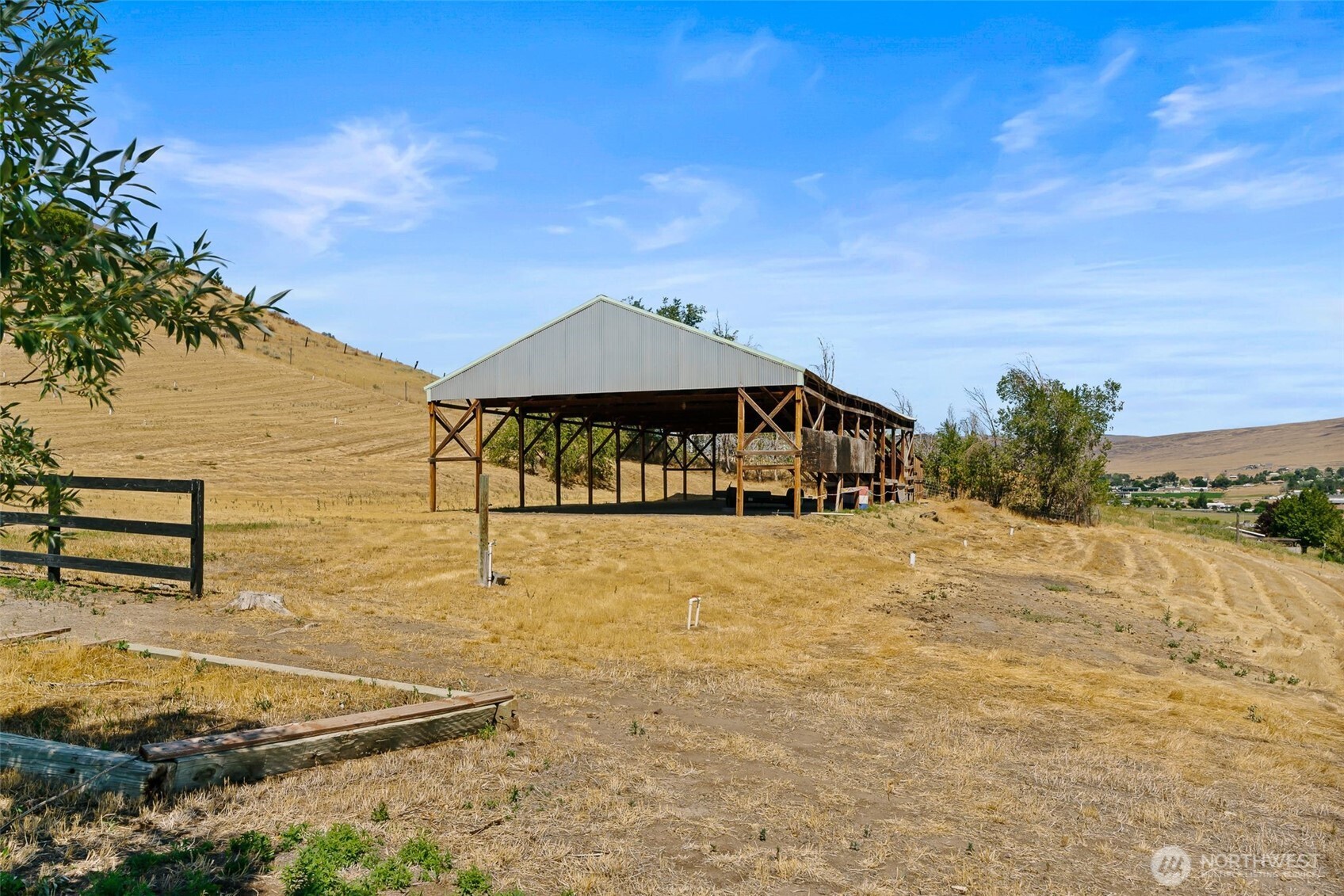 3672 N Wenas Road Property Photo 7