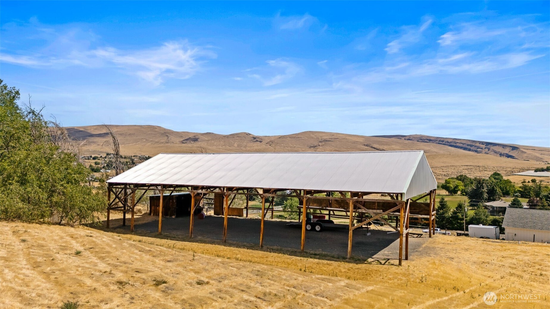 3672 N Wenas Road Property Photo 8