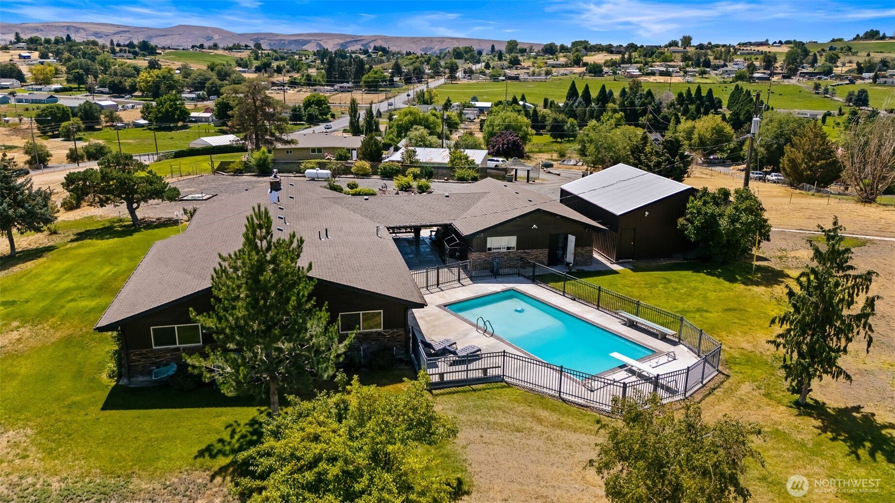 3672 N Wenas Road Property Photo 11