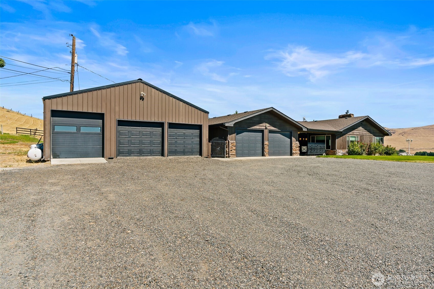 3672 N Wenas Road Property Photo 13
