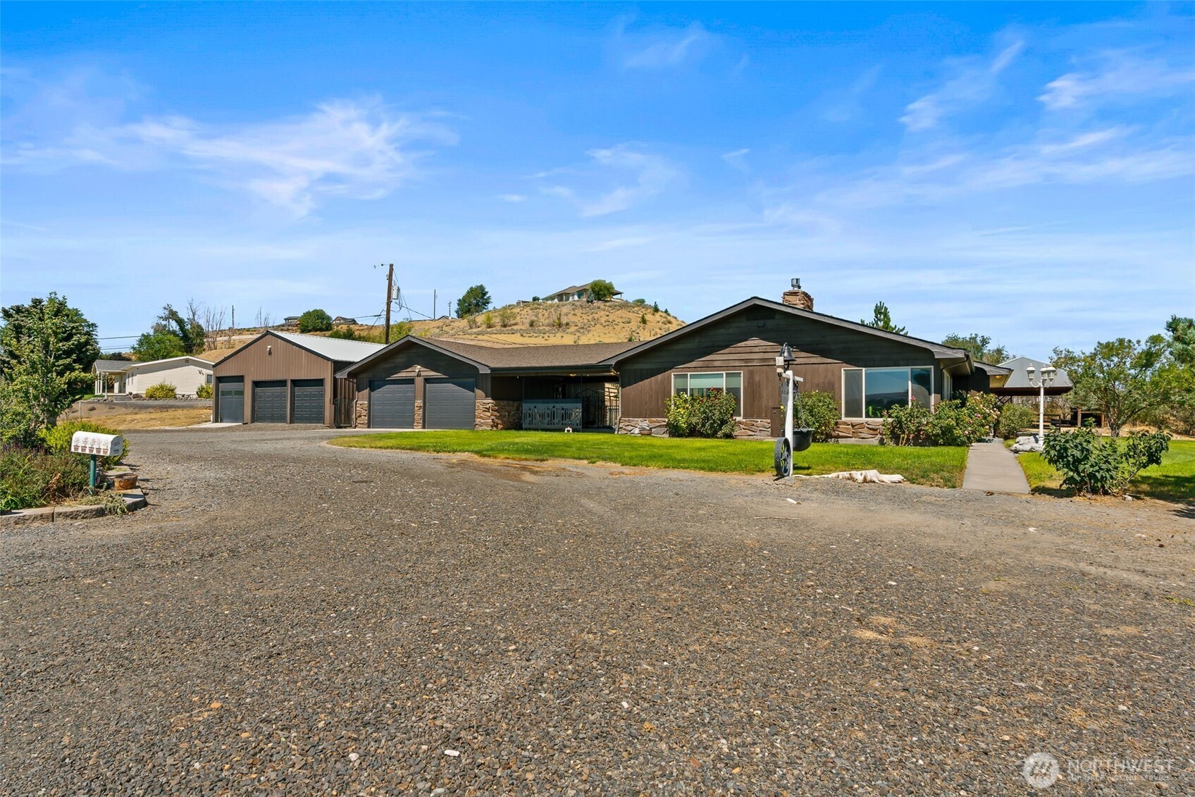 3672 N Wenas Road Property Photo 14