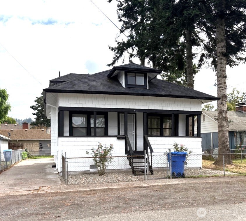 1012 S 6th Street Property Photo 1