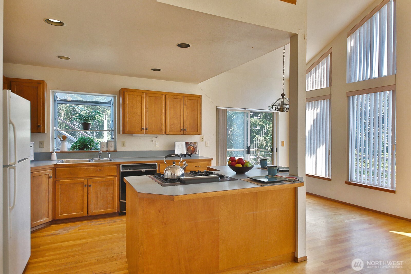 8057 Island Court Property Photo 4