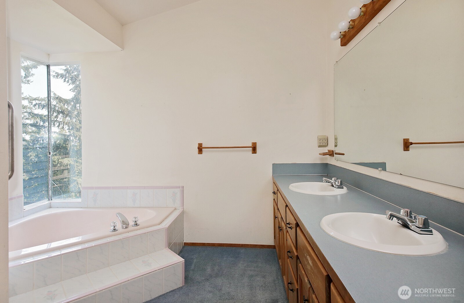 8057 Island Court Property Photo 20