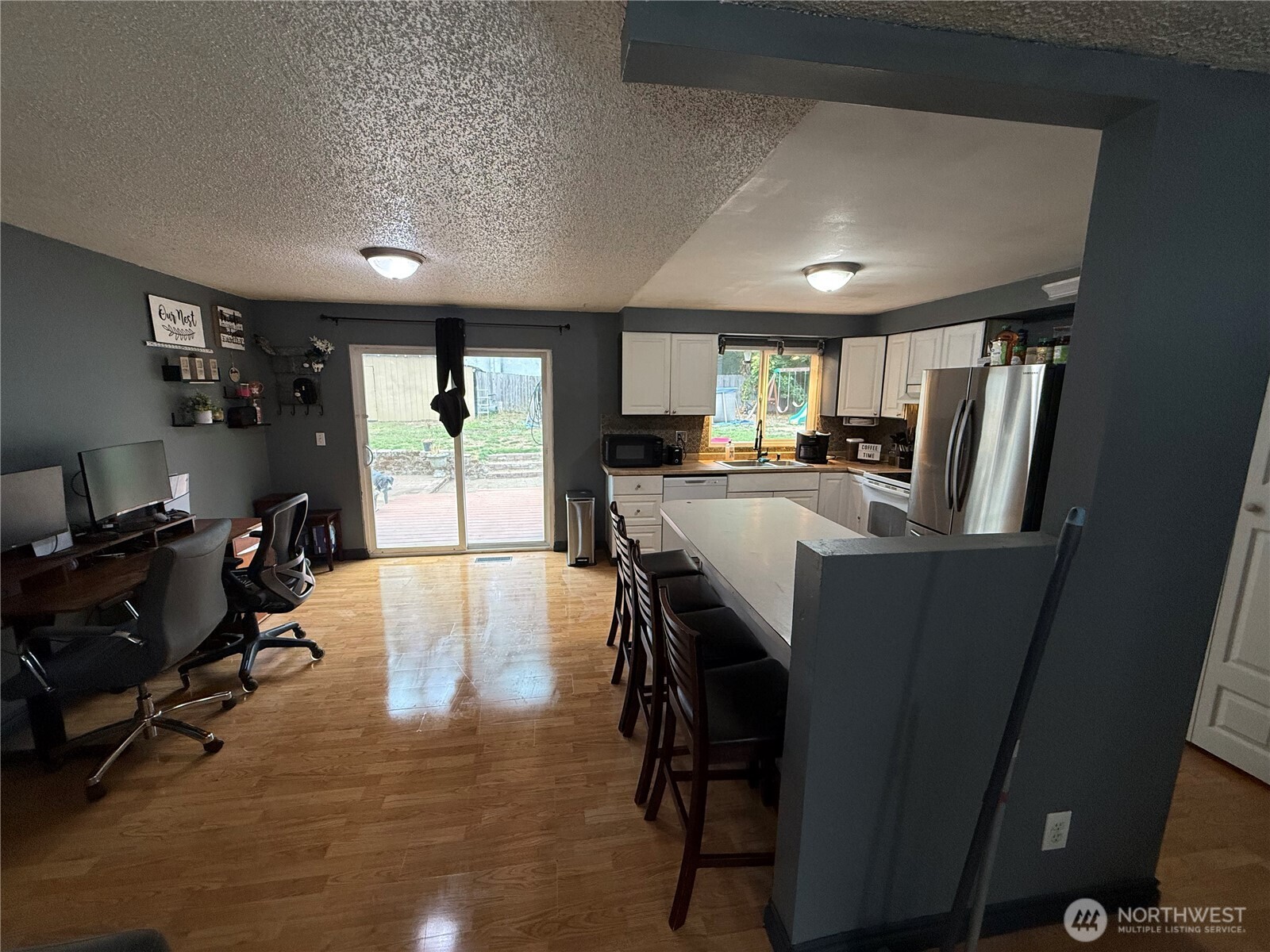 8910 Ne Quinault Loop Property Photo 3