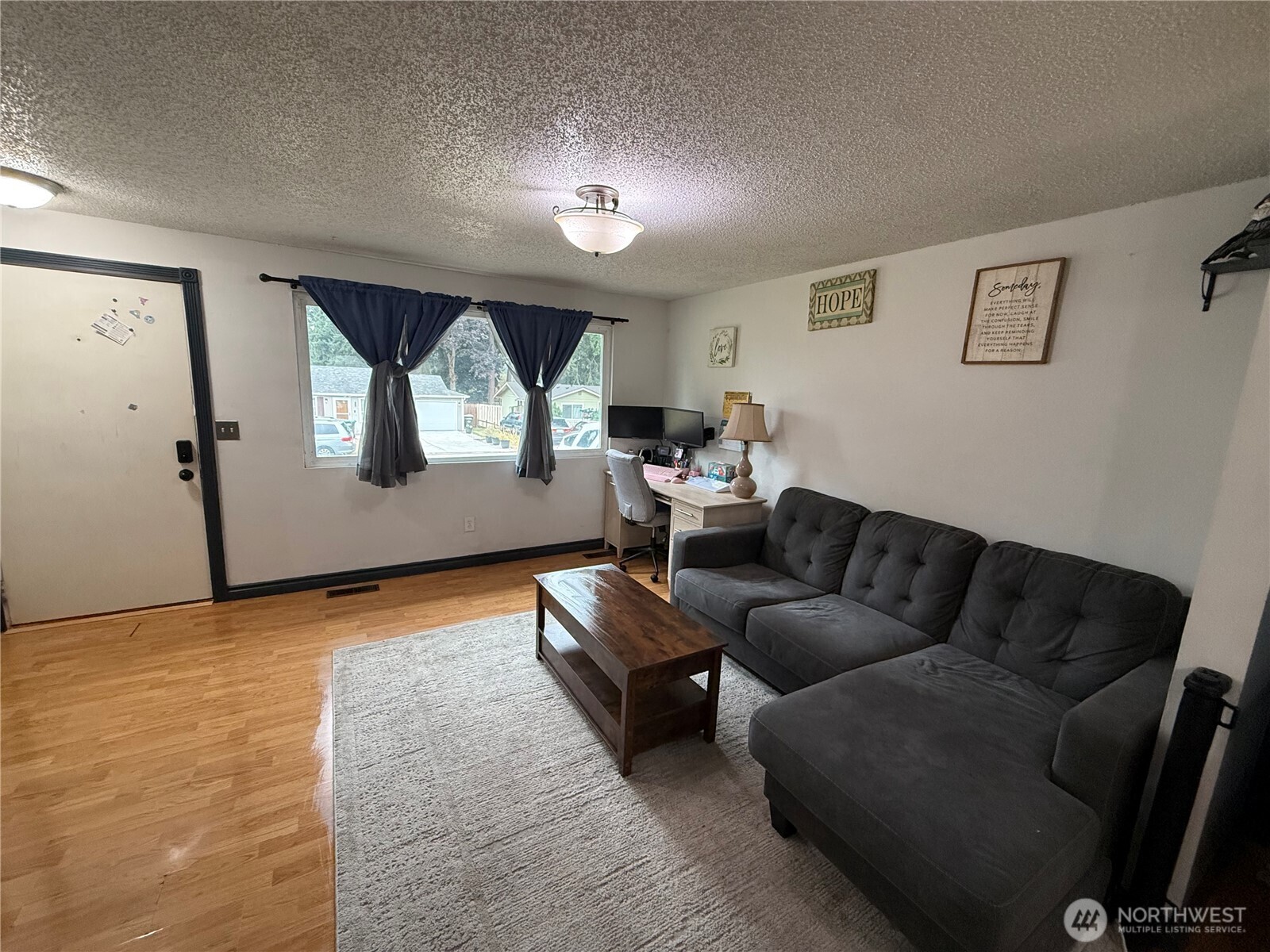 8910 Ne Quinault Loop Property Photo 4