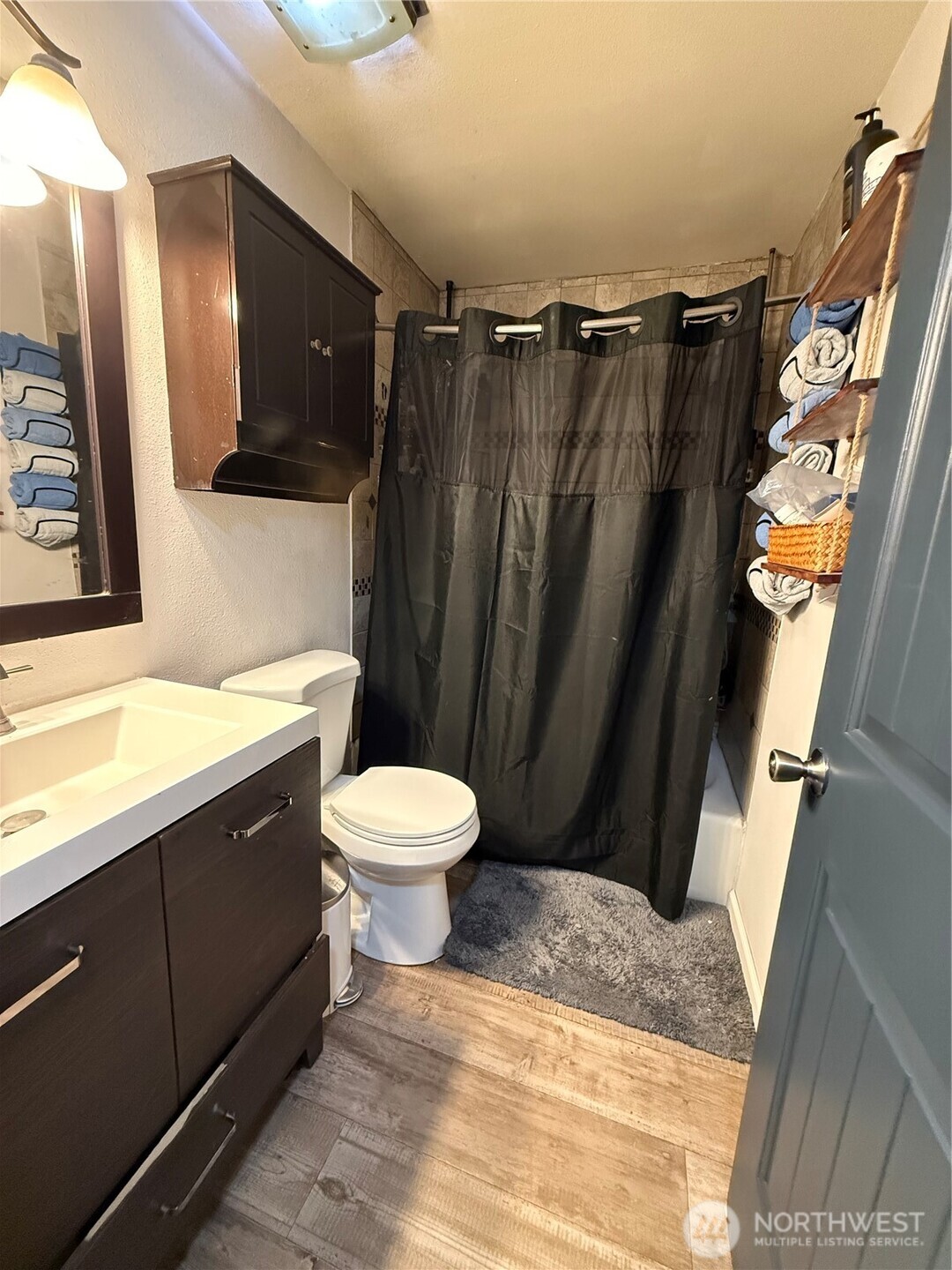 8910 Ne Quinault Loop Property Photo 6