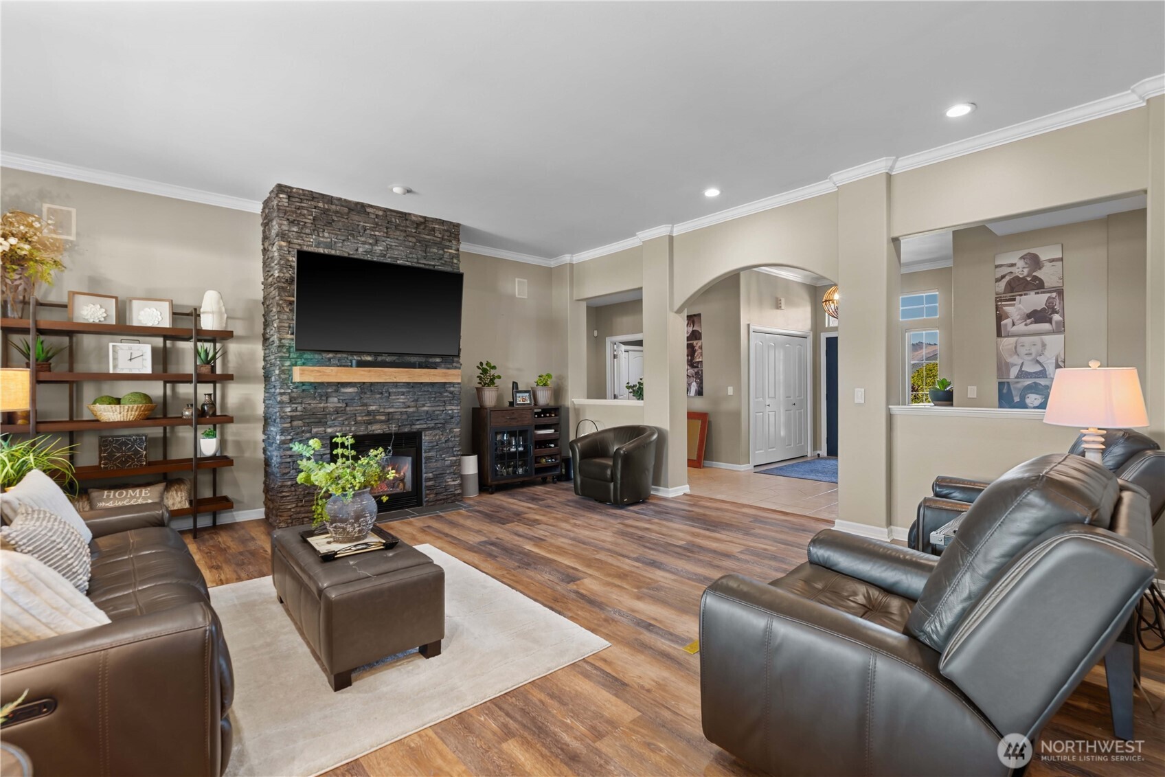 3715 Viewmont Drive Property Photo 11
