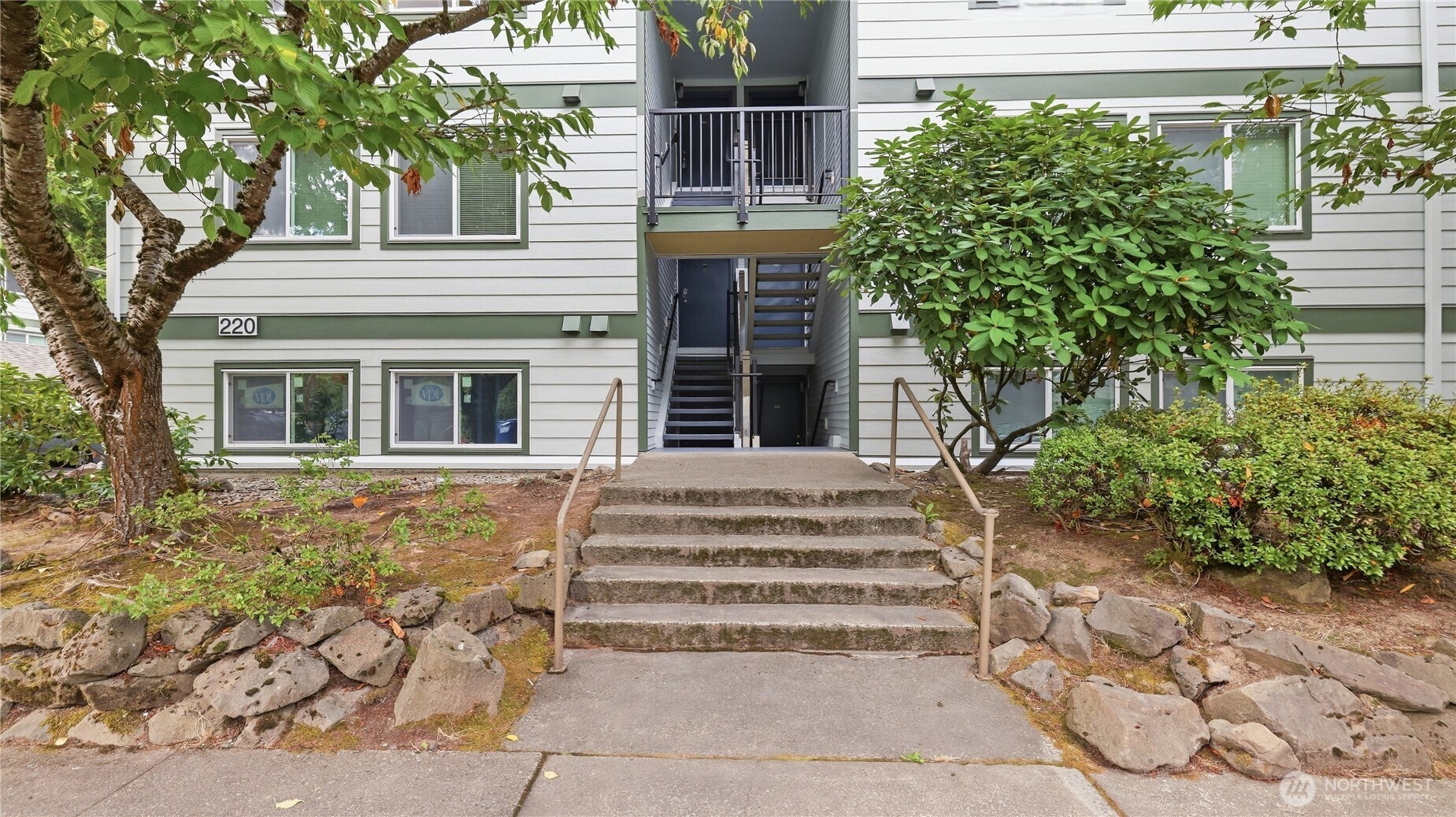 220 Ne Dogwood Street B301 Property Photo 3