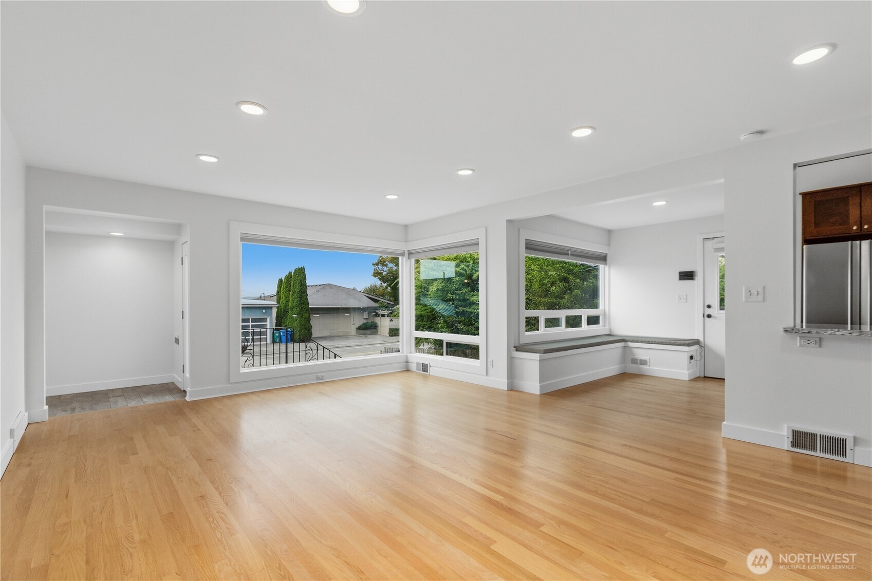 5306 Beach Drive Property Photo 10