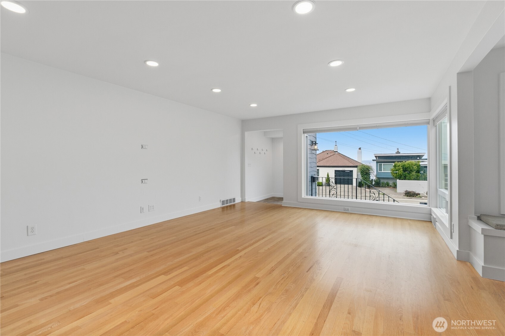 5306 Beach Drive Property Photo 11