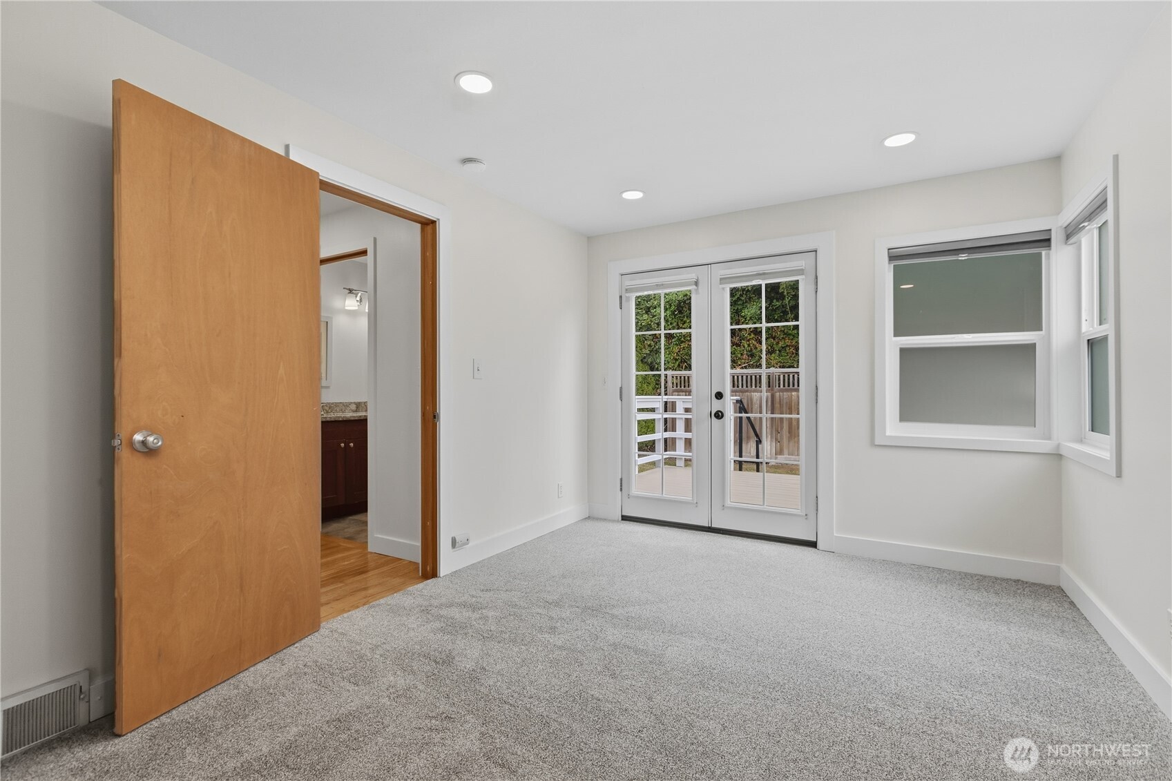 5306 Beach Drive Property Photo 19