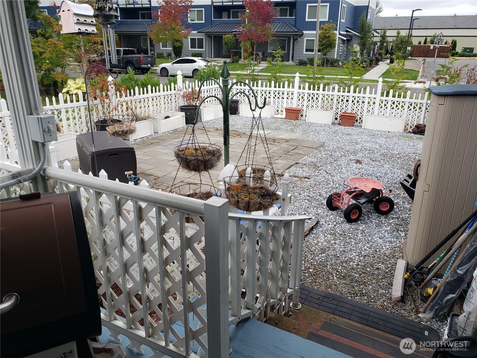 1181 Spruce Drive Property Photo 3