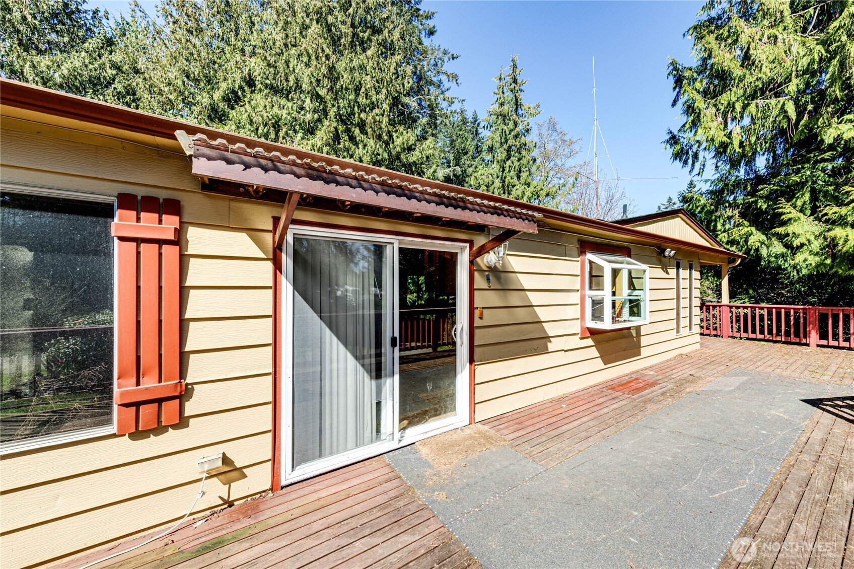 106 S Jensen Road Property Photo 2