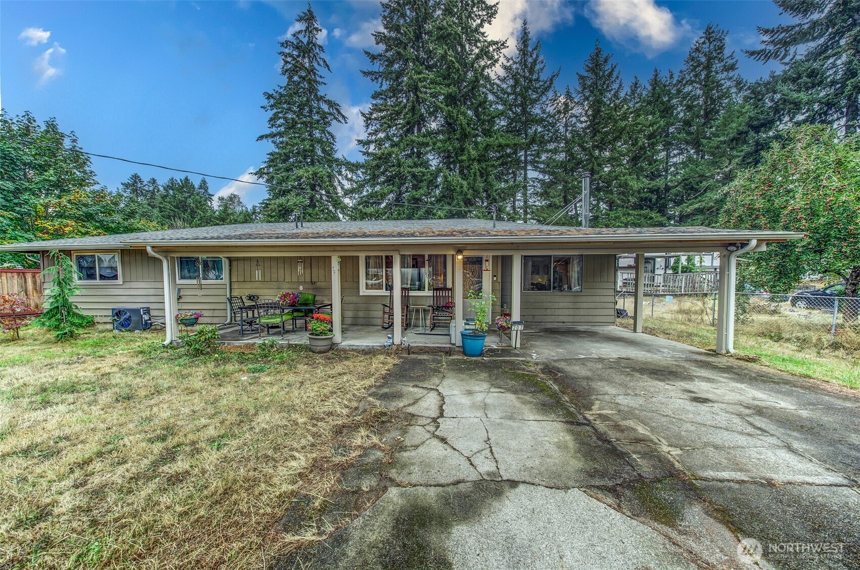 207 Seattle Street Property Photo 1