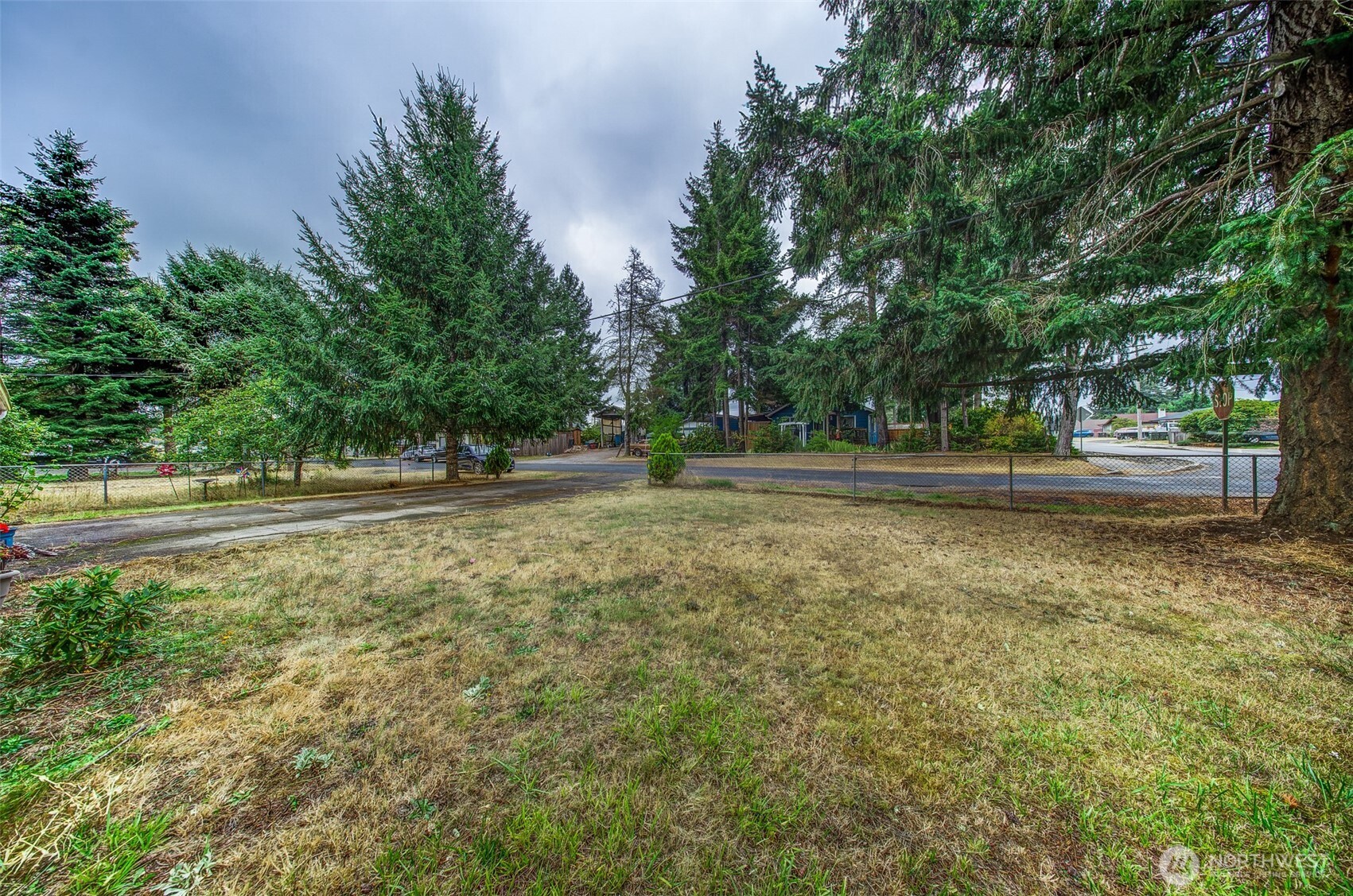 207 Seattle Street Property Photo 4
