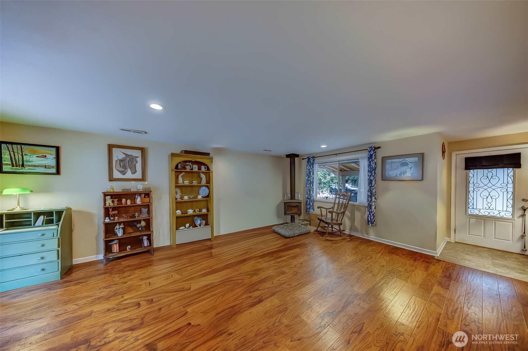 207 Seattle Street Property Photo 10