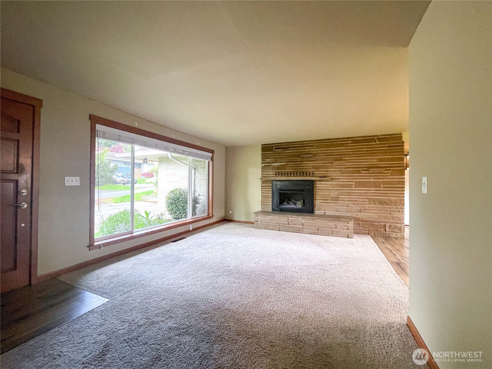 1334 N 180th Street Property Photo 7