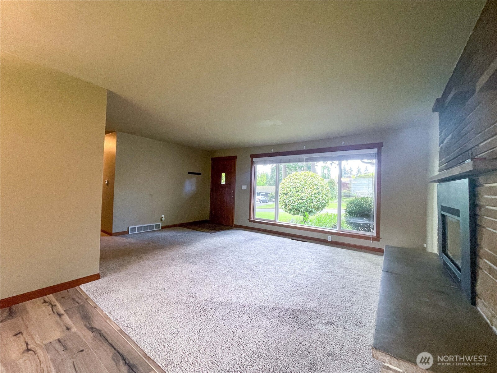 1334 N 180th Street Property Photo 8