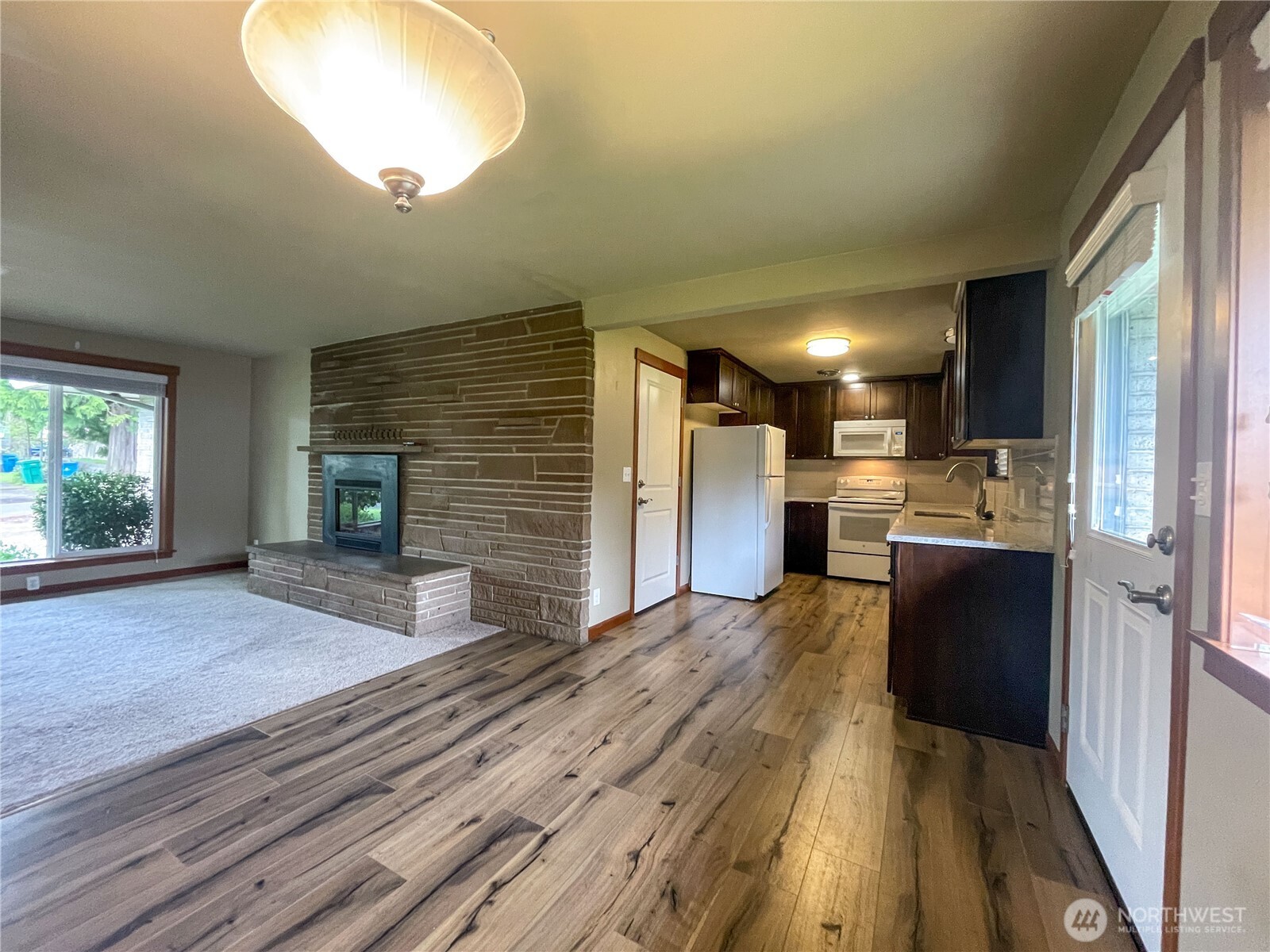 1334 N 180th Street Property Photo 9