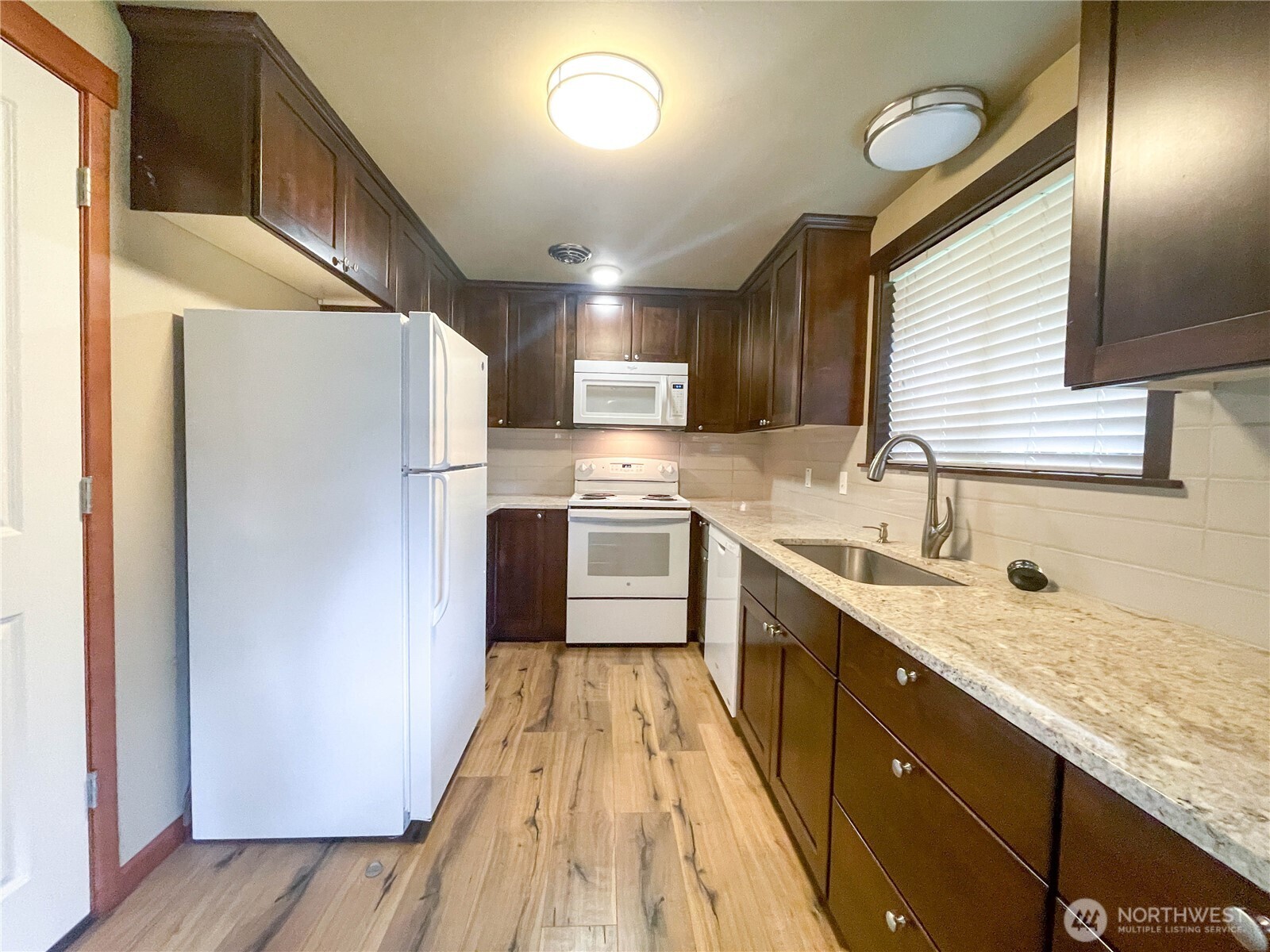 1334 N 180th Street Property Photo 10