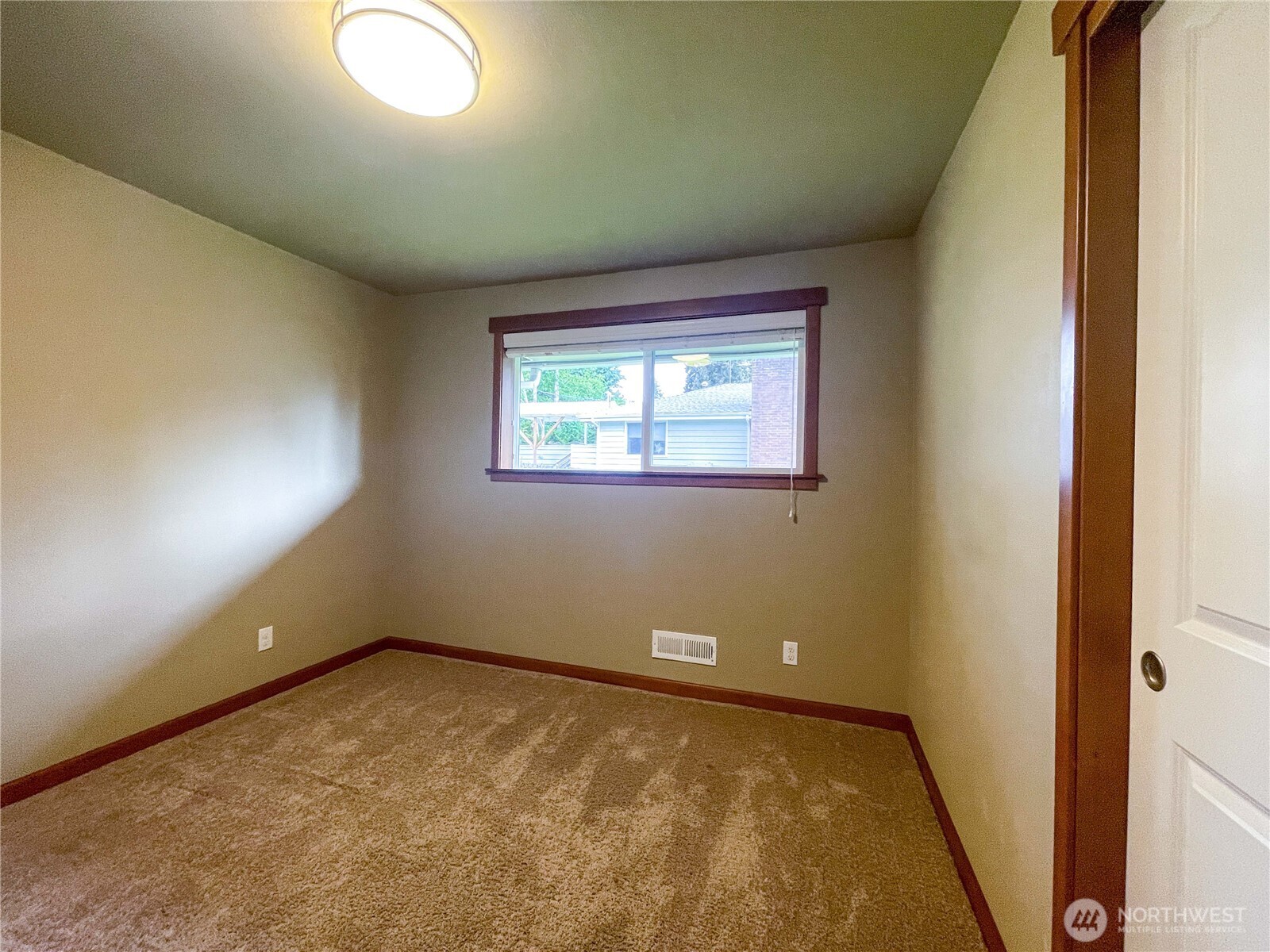 1334 N 180th Street Property Photo 12