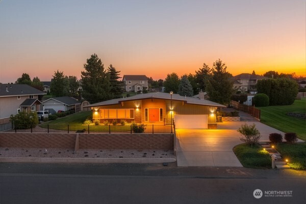 61 Pelican Place Property Photo 1